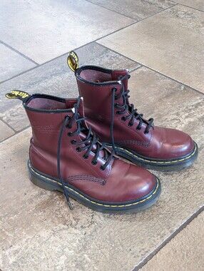 Dr. Martens 1460 Classic Combat Boots Smooth Leather Size 5/6 Cherry 🍒 Red ♥️